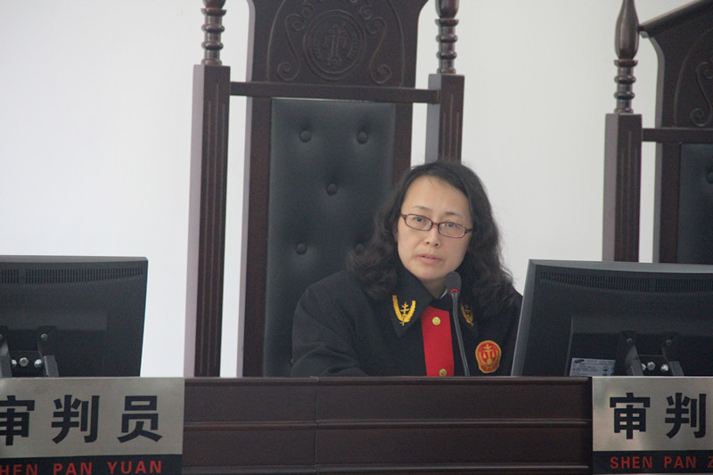 两长同堂审案01.jpg